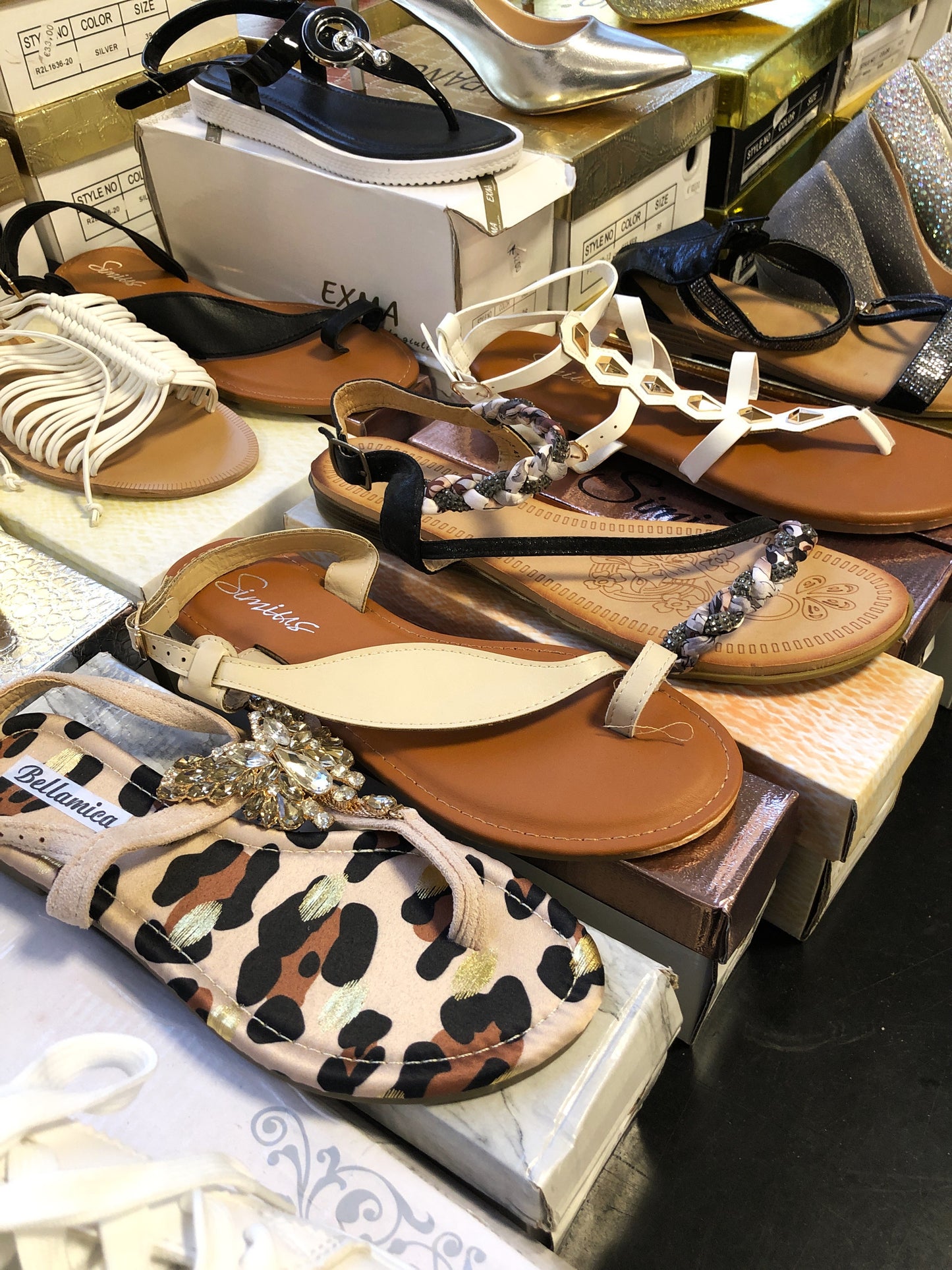 €2,71 al pezzo PRONTO MODA MADE IN ITALY stock abbigliamento e accessori uomo/donna 1333 pezzi - A/I - P/E - RIF. 6146P1