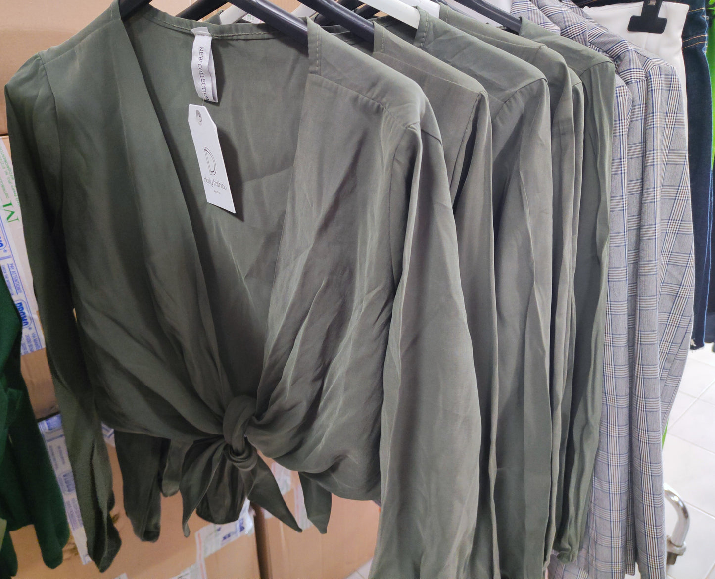 €2,71 al pezzo PRONTO MODA MADE IN ITALY stock abbigliamento e accessori uomo/donna 1333 pezzi - A/I - P/E - RIF. 6146P1