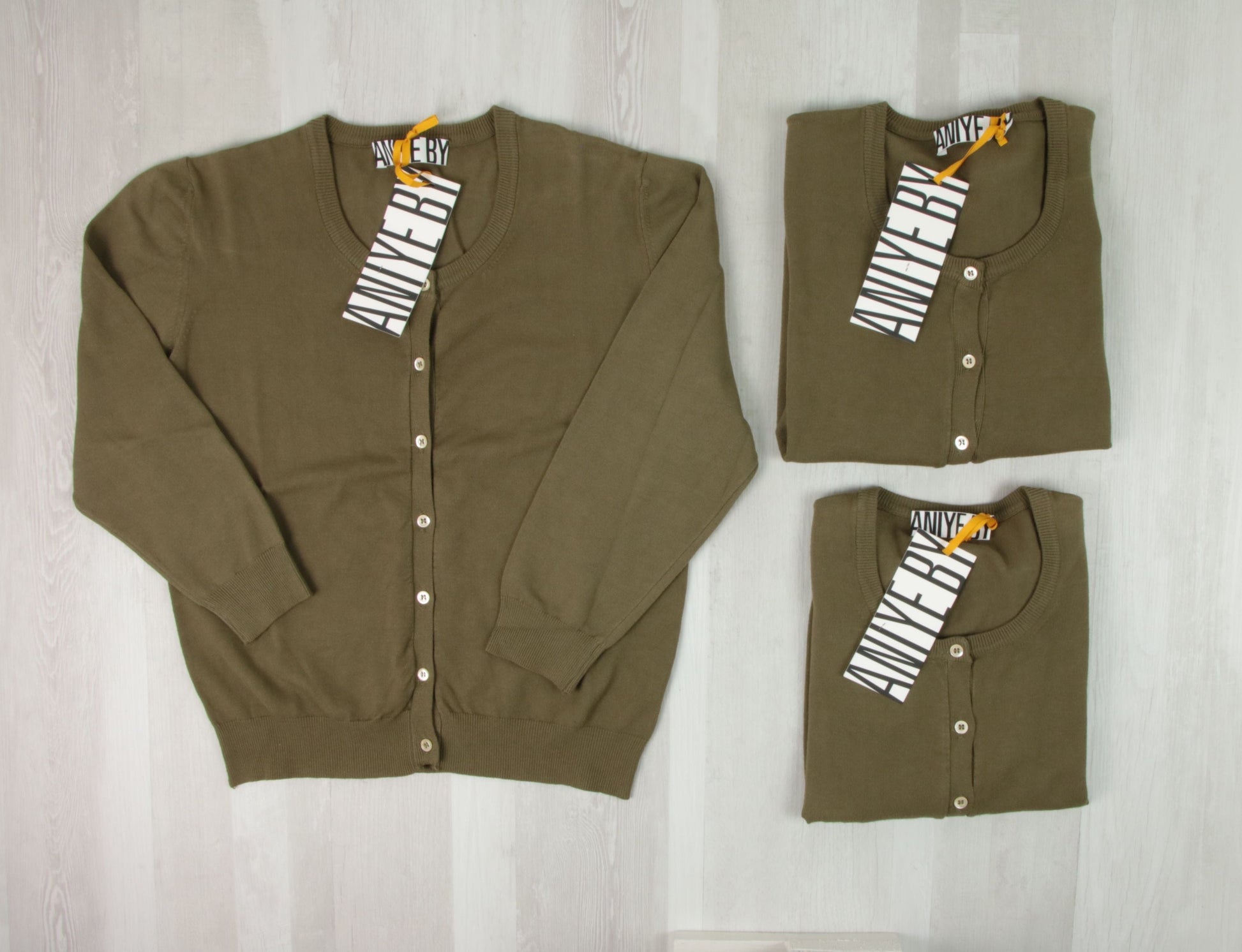 stock abbigliamento donna - €16,48 al pezzo POLO RALPH LAUREN, DKNY, ANIYE BY, NOPE, LE STREGHE ecc. 42 pezzi da donna - A/I - RIF. 3904