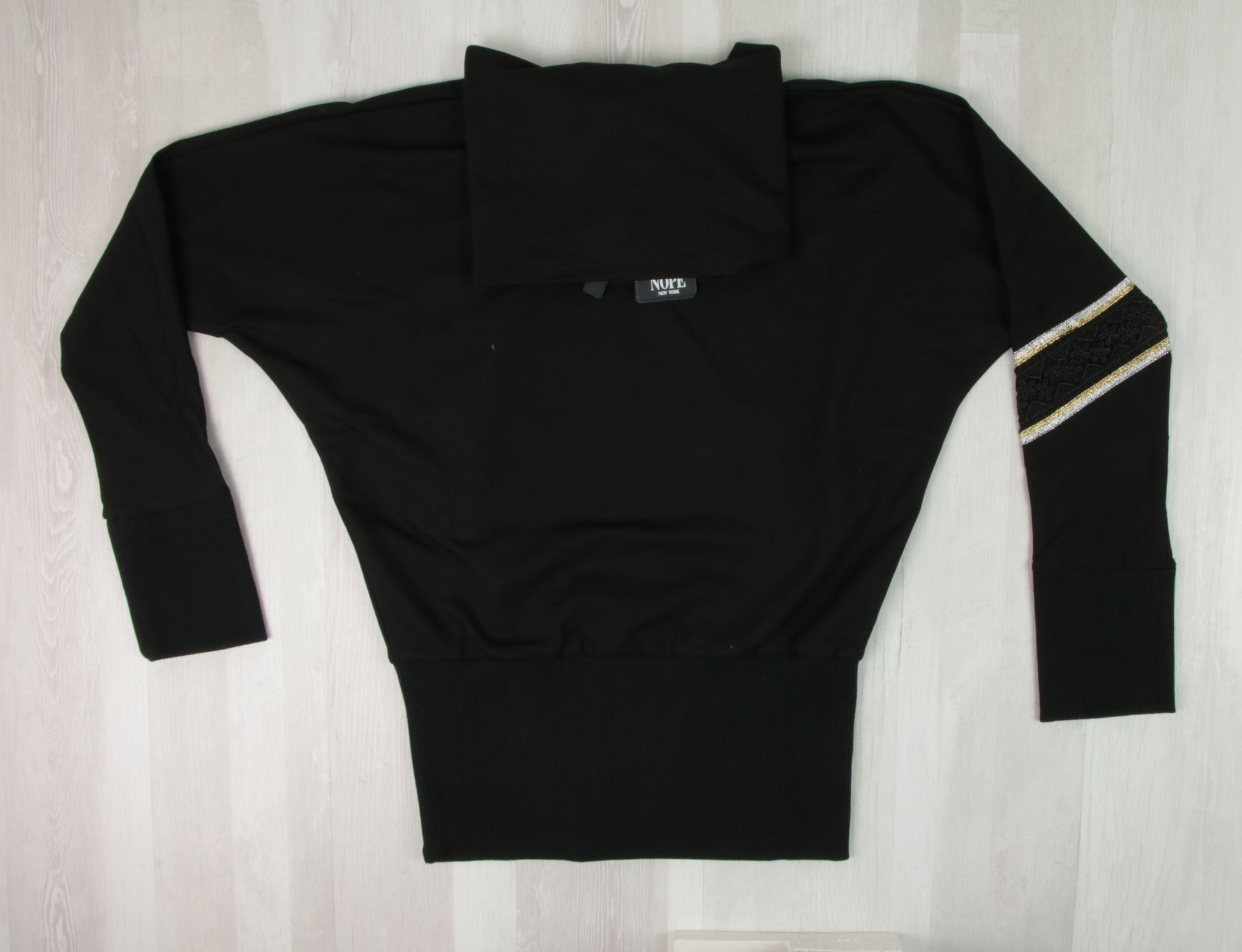 stock abbigliamento donna - €16,48 al pezzo POLO RALPH LAUREN, DKNY, ANIYE BY, NOPE, LE STREGHE ecc. 42 pezzi da donna - A/I - RIF. 3904