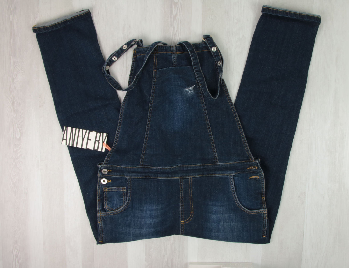 stock abbigliamento donna - €16,48 al pezzo POLO RALPH LAUREN, DKNY, ANIYE BY, NOPE, LE STREGHE ecc. 42 pezzi da donna - A/I - RIF. 3904