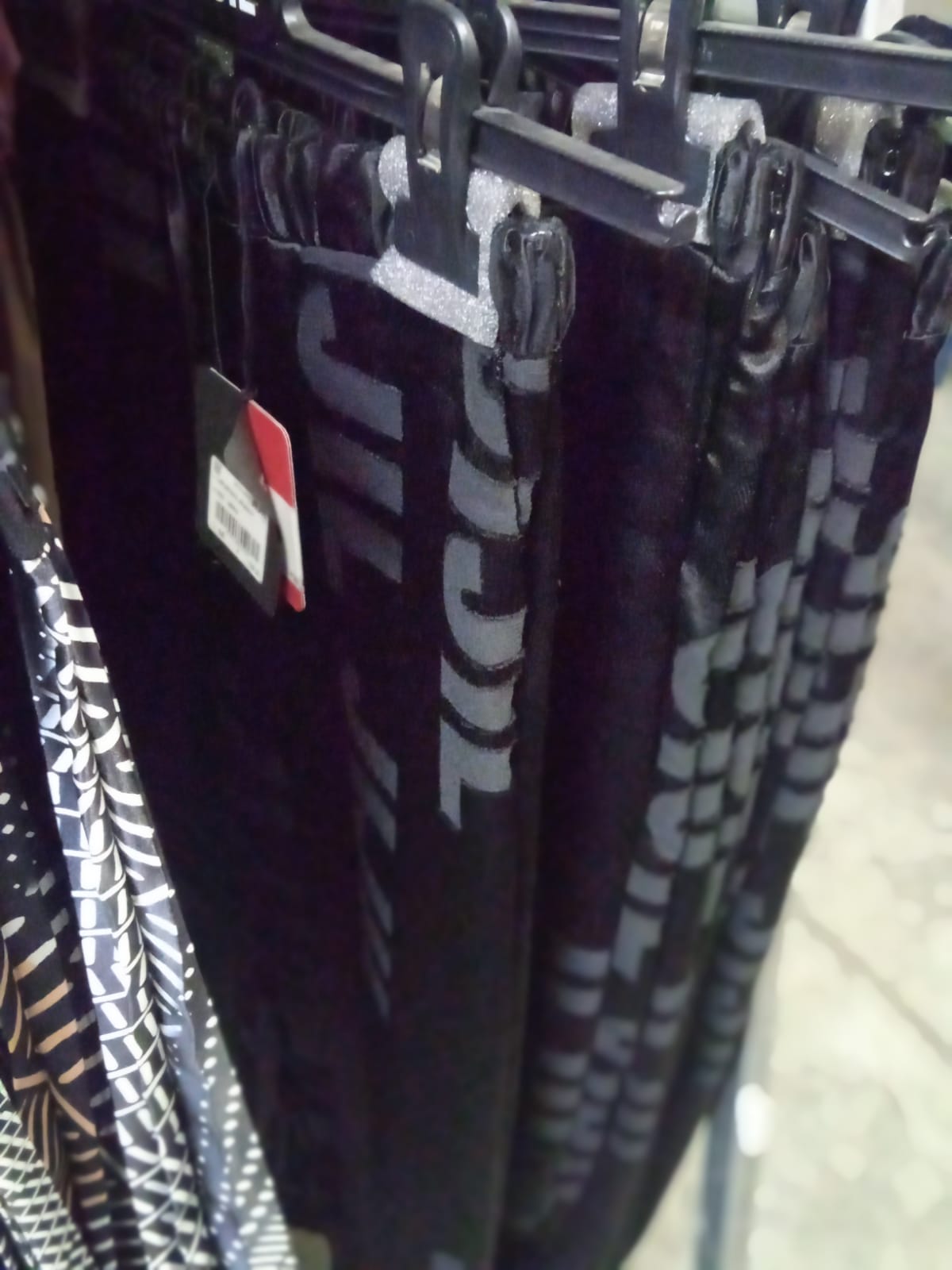 10,00 al pezzo JIJIL, MAYORAL, LIUJO, SILVIAN HEACH, 1^CLASSE, SIVIGLIA, PICCOLA LUDO, ecc. stock abbigliamento bambini 576 pezzi - P/E - RIF. TV5982