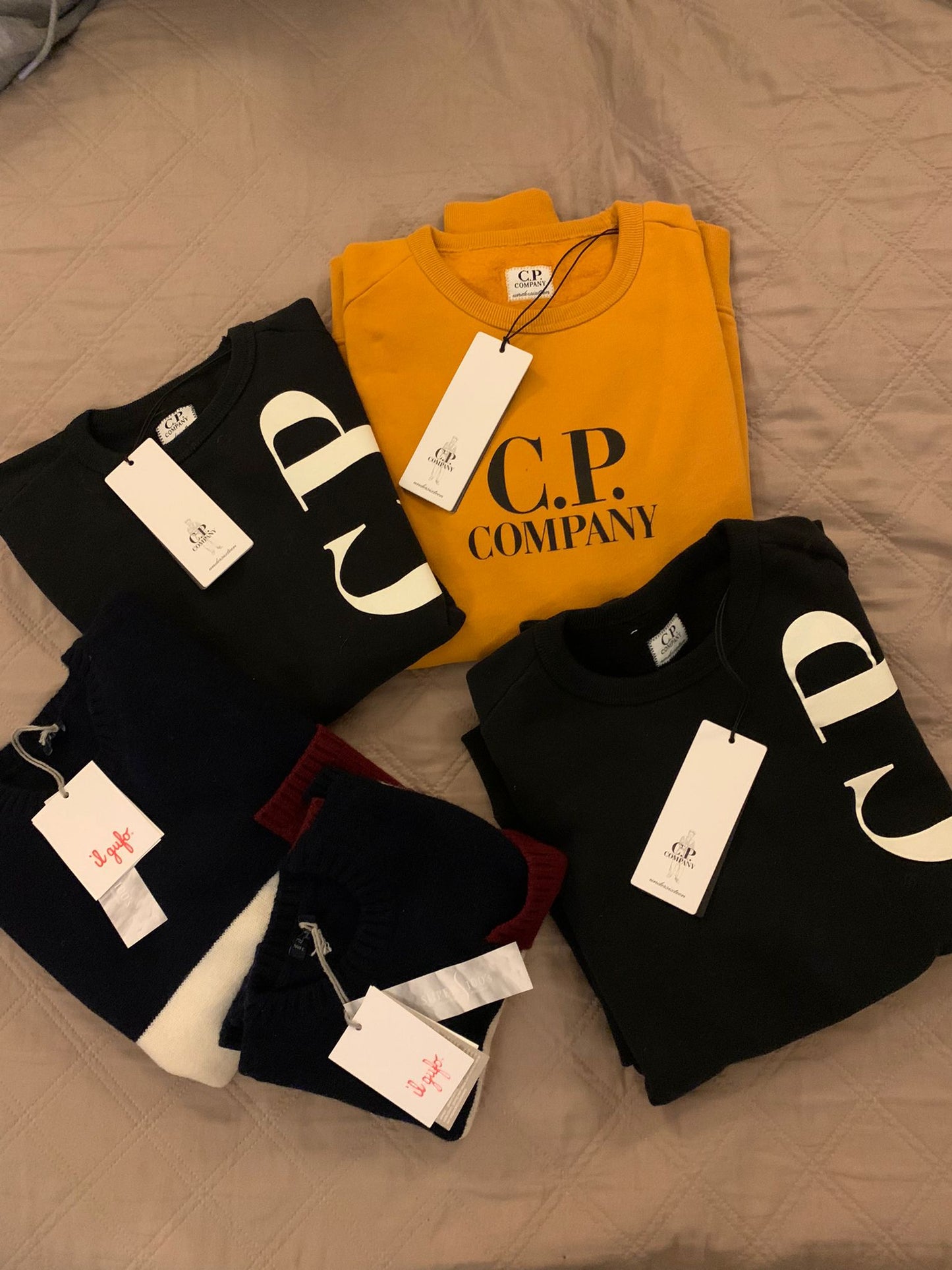 €12,00 al pezzo CHIARA FERRAGNI, MAGIL, MONNALISA, SUN68, MANILA GRECE, IL GUFO, ecc. stock abbigliamento bambini 313 pezzi - 70% A/I - 30%P/E - RIF. TV5981