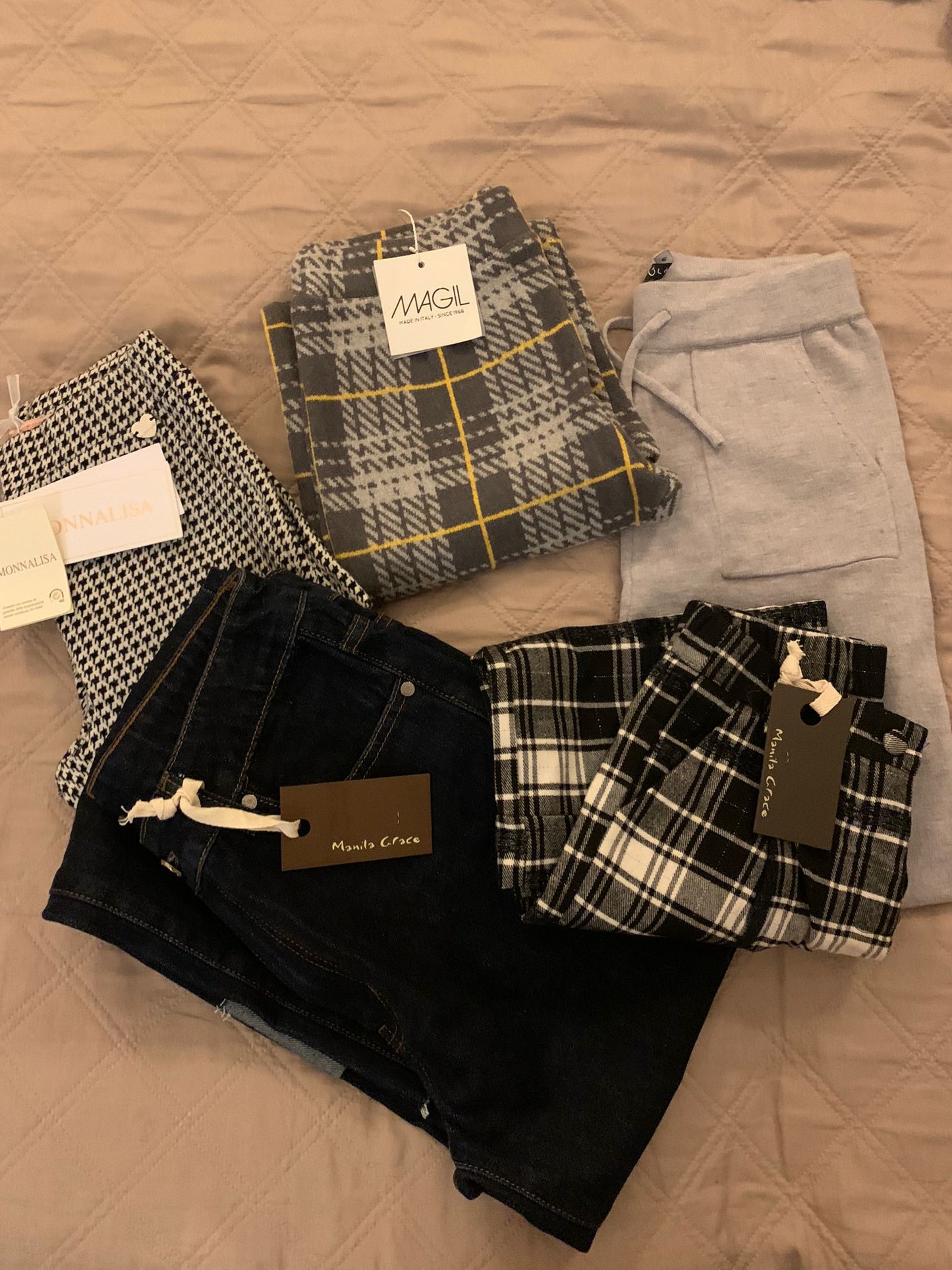 €12,00 al pezzo CHIARA FERRAGNI, MAGIL, MONNALISA, SUN68, MANILA GRECE, IL GUFO, ecc. stock abbigliamento bambini 313 pezzi - 70% A/I - 30%P/E - RIF. TV5981