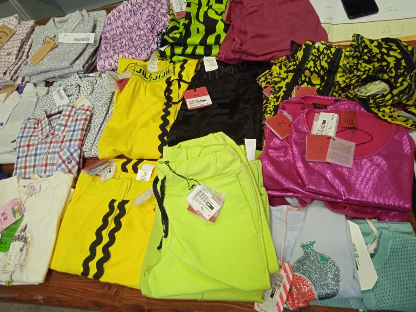 10,00 al pezzo JIJIL, MAYORAL, LIUJO, SILVIAN HEACH, 1^CLASSE, SIVIGLIA, PICCOLA LUDO, ecc. stock abbigliamento bambini 576 pezzi - P/E - RIF. TV5982
