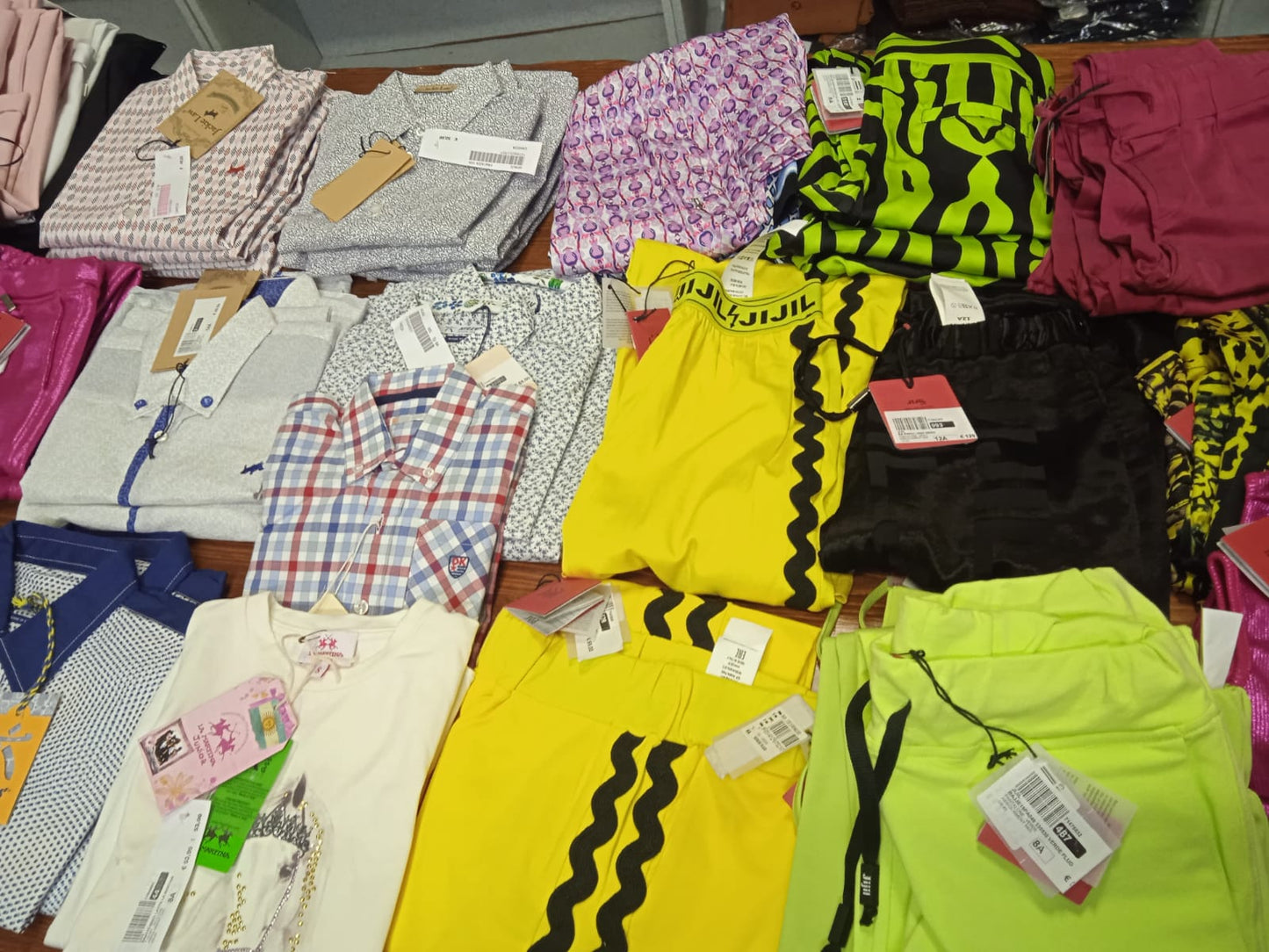 10,00 al pezzo JIJIL, MAYORAL, LIUJO, SILVIAN HEACH, 1^CLASSE, SIVIGLIA, PICCOLA LUDO, ecc. stock abbigliamento bambini 576 pezzi - P/E - RIF. TV5982