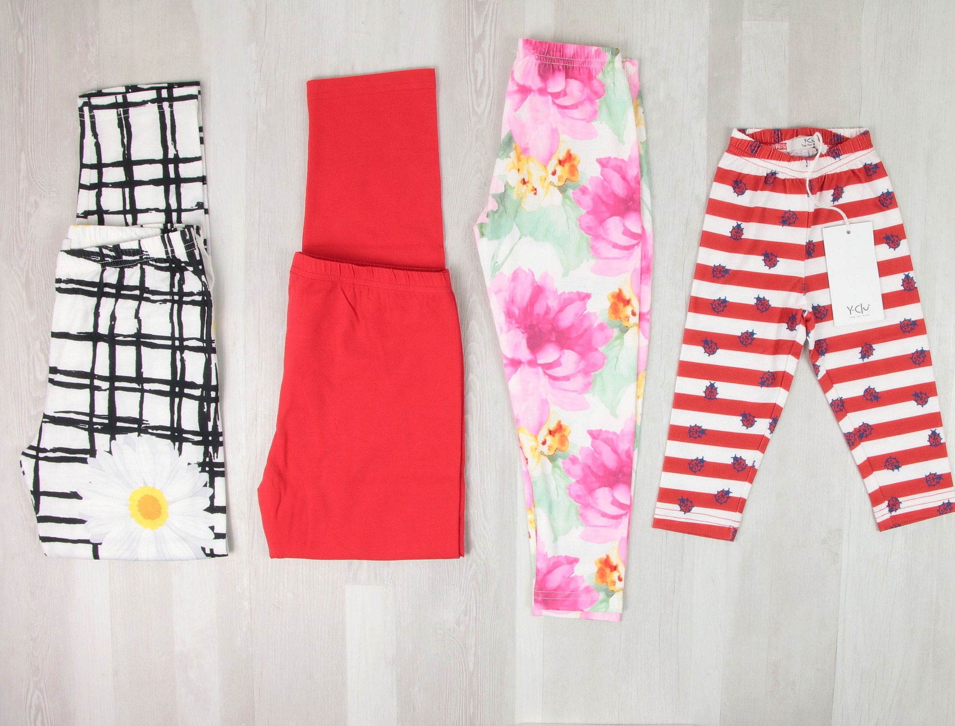 stock - €7,00 al pezzo Y-CLU' 50 pezzi da bambina - P/E - RIF. 3910