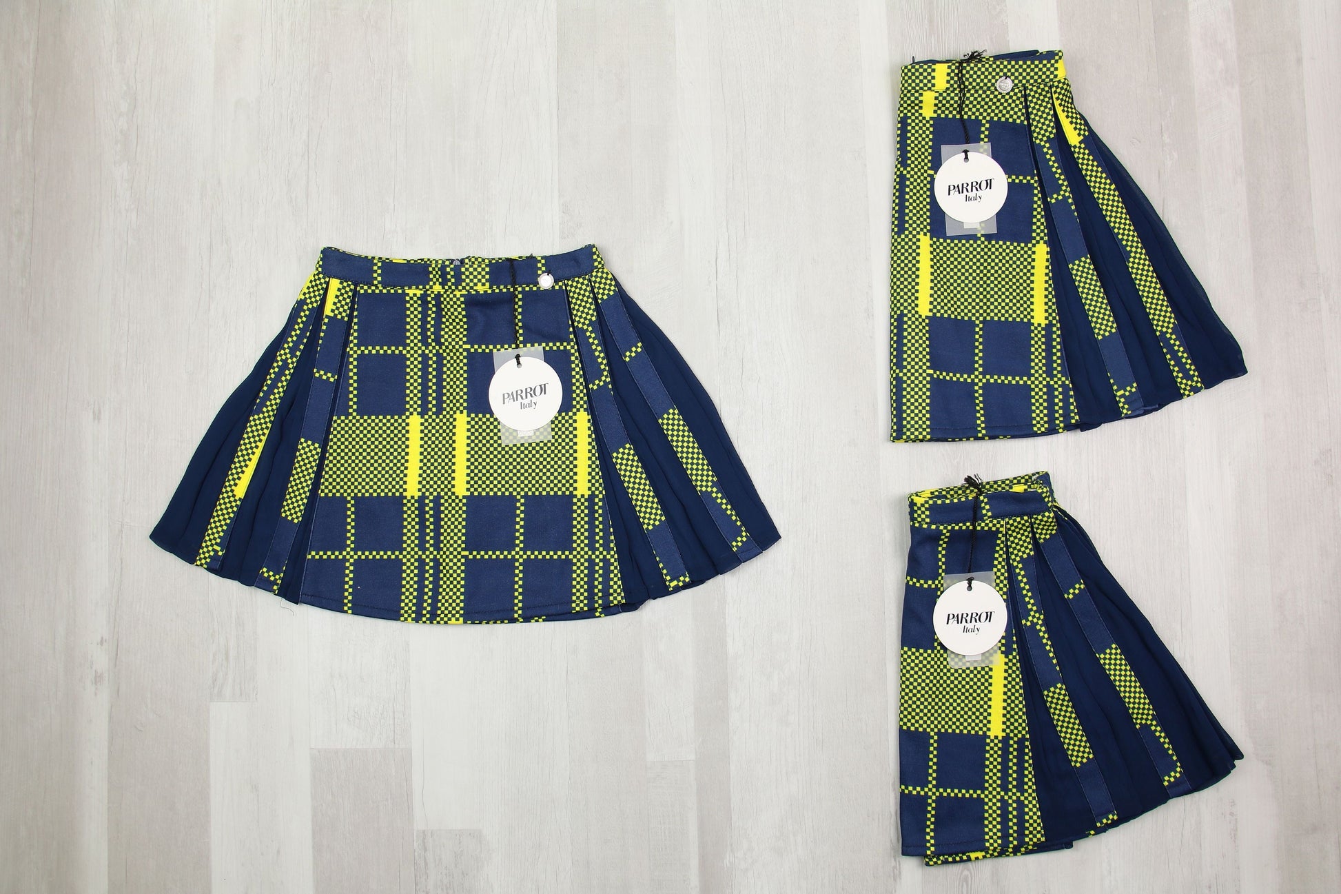 stock abbigliamento bambina - €10,00 al pezzo PARROT 27 pezzi da bambina A/I - RIF. 5942