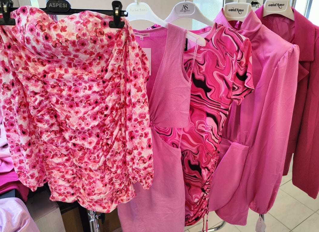 stock abbigliamento donna - €6,50 al pezzo TRES JOLIE, ELEN ecc. 101 pezzi stock abbigliamento e calzature donna -P/E - RIF. TV3958