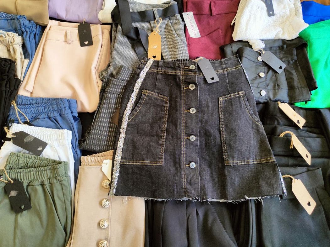 stock abbigliamento donna - €5,00 al pezzo JACQUELINE DE YONG, ALCOTT, MISS BON BON, ecc. 520 pezzi stock abbigliamento donna - 85% A/I 15% P/E - RIF. TV3964